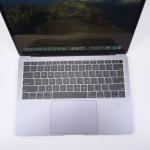 Laptop Apple MacBook Air A1932 (13-inch, 2018), Intel Core i5, 13.3", Rezolutie 2560x1600, 8 GB DDR3, SSD de 128 GB, Intel UHD Graphics