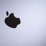 Laptop Apple MacBook Air A1932 (13-inch, 2018), Intel Core i5, 13.3", Rezolutie 2560x1600, 8 GB DDR3, SSD de 128 GB, Intel UHD Graphics