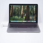 Laptop Apple Macbook Pro 2020 (A2289), Intel Core i7, 13.3", Rezolutie 2560x1600, 16 GB DDR3, SSD de 500 GB, Intel Iris Plus Graphics